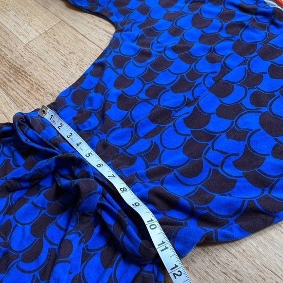 Boden Erica Navy Blue Jersey Dress with Belt Knee Length Geometric Size 4 - Picture 13 of 15